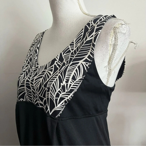 Lululemon • Hustle & Bustle Tank Top • Black / Pretty Palm Black Angel Wing - Picture 8 of 13